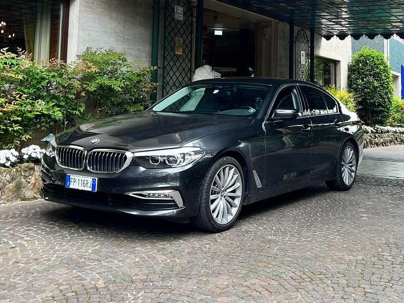 Usata BMW 520 Luxury Line 190 CV (139 kW) 2018 Grigio Berlina