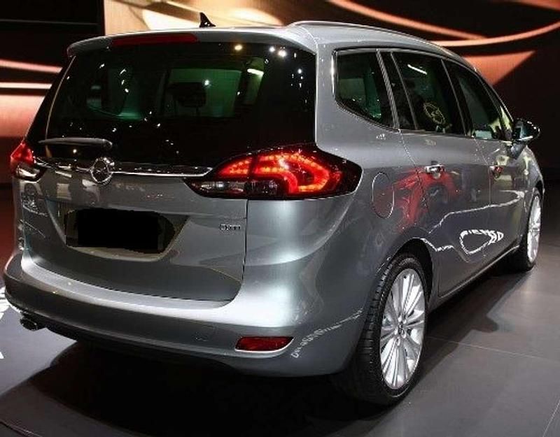 Usata Opel Zafira Tourer Cosmo 140 CV (102 kW) 2016 Argento Monovolume