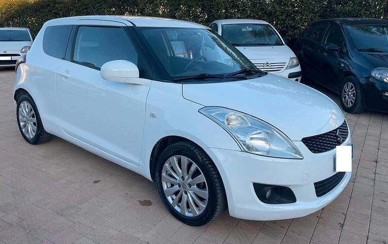 Usata Suzuki Swift 93 CV (68 kW) 2013 Bianco Utilitaria