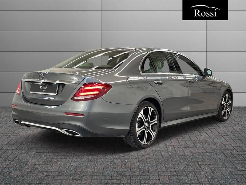 Usata Mercedes E220 Premium 195 CV (143 kW) 2019 Grigio medio metallizzato Berlina