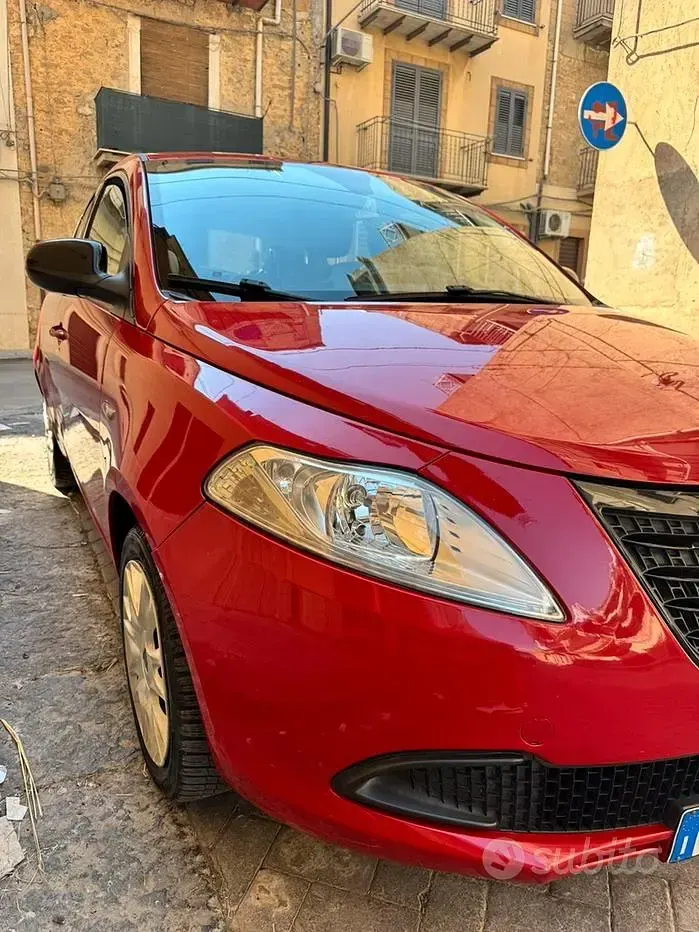 Usata Lancia Ypsilon 69 CV (50 kW) 2015 Utilitaria