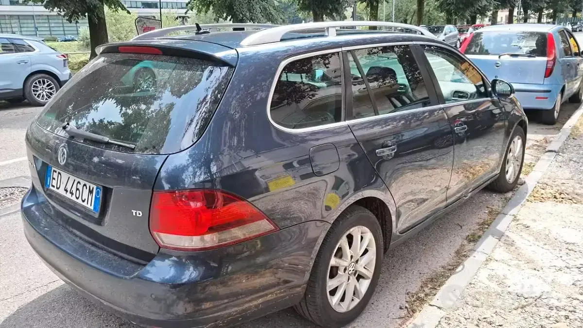 Usata VW Golf VI Highline 105 CV (77 kW) 2010 Grigio Utilitaria