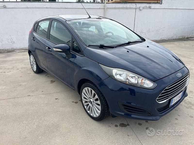 Usado Ford Fiesta 80 HP (58 kW) 2014 Azul Citadino