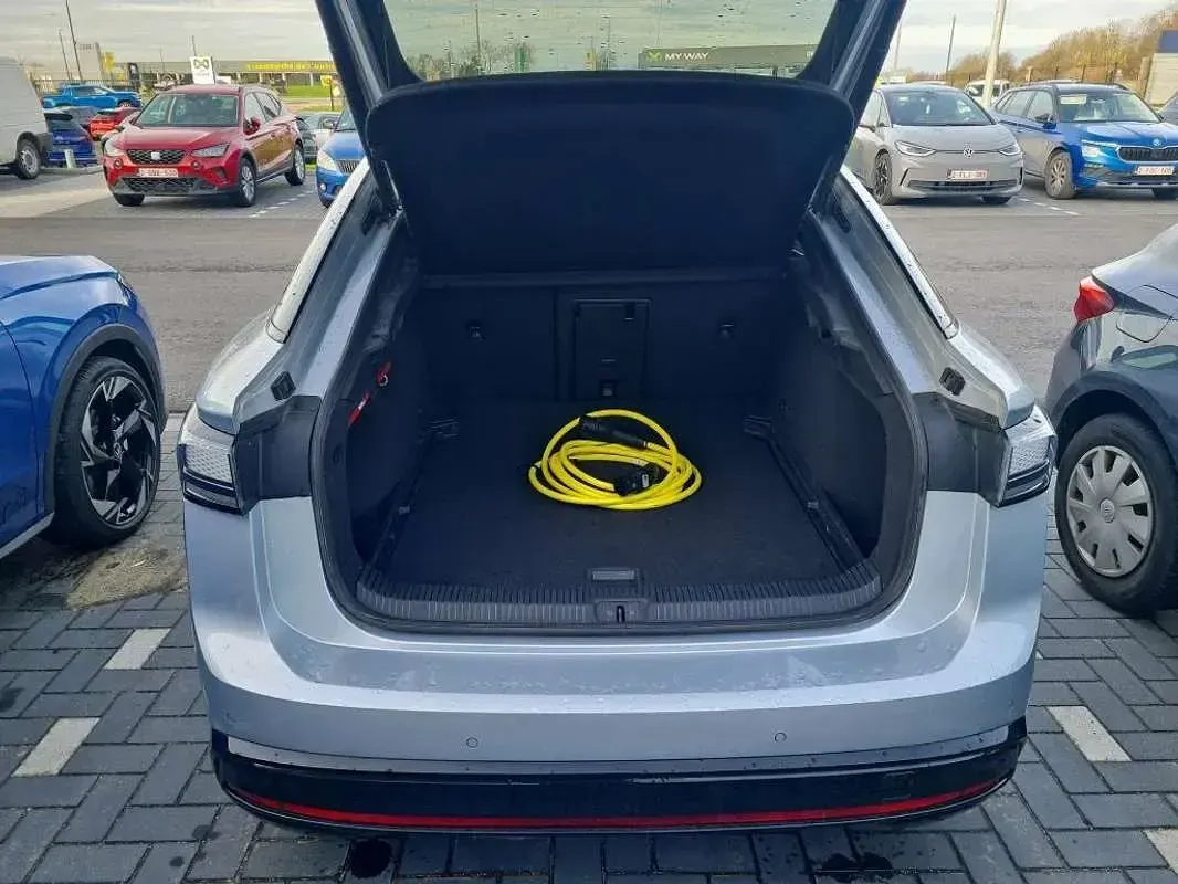 Usata VW ID.7 Pro 52 kW (71 CV) 2024 Argento Utilitaria