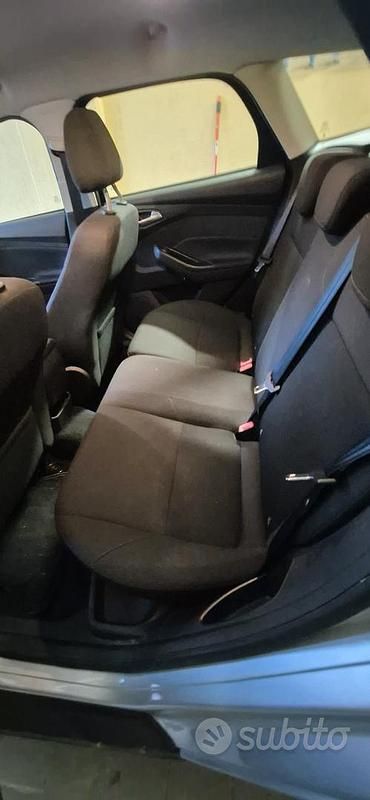 Usata Ford Focus Business Edition 95 CV (69 kW) 2017 Grigio Station wagon