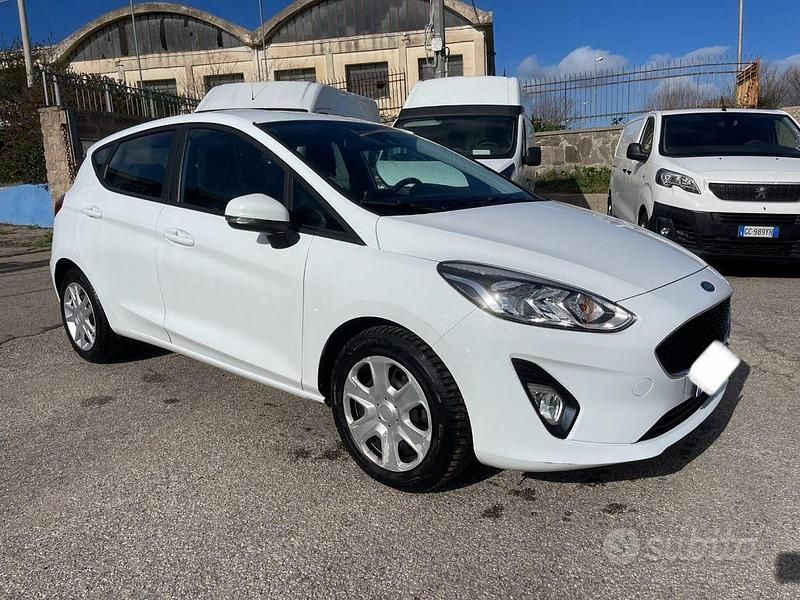 Bianco Usata 2019 Ford Fiesta Tre volumi | 10.500 € (Buon prezzo) - Immagine 1/4