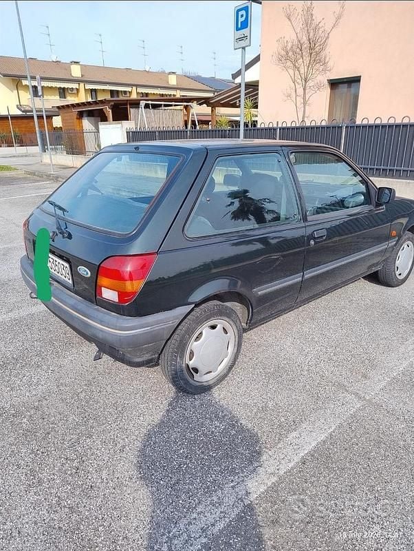 Usata Ford Fiesta 1992 Verde Utilitaria