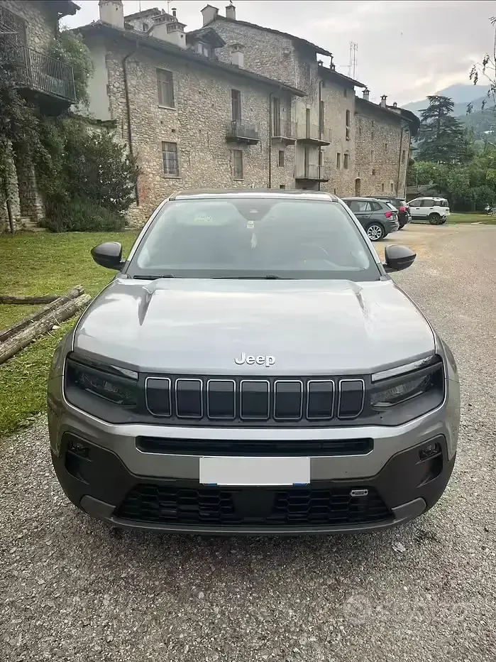 Usata Jeep Avenger 101 CV (74 kW) 2023 Grigio SUV