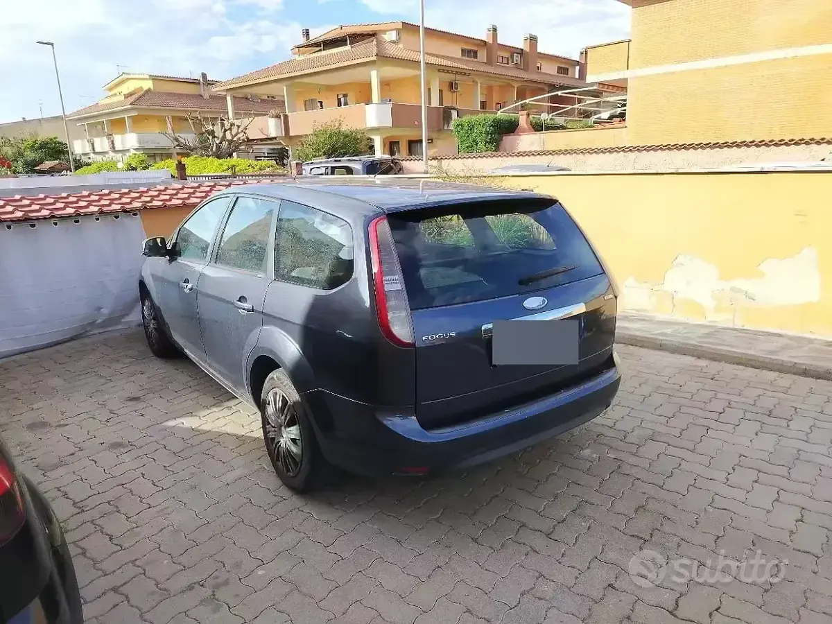 Usata Ford Focus 109 CV (80 kW) 2009 Grigio Station wagon