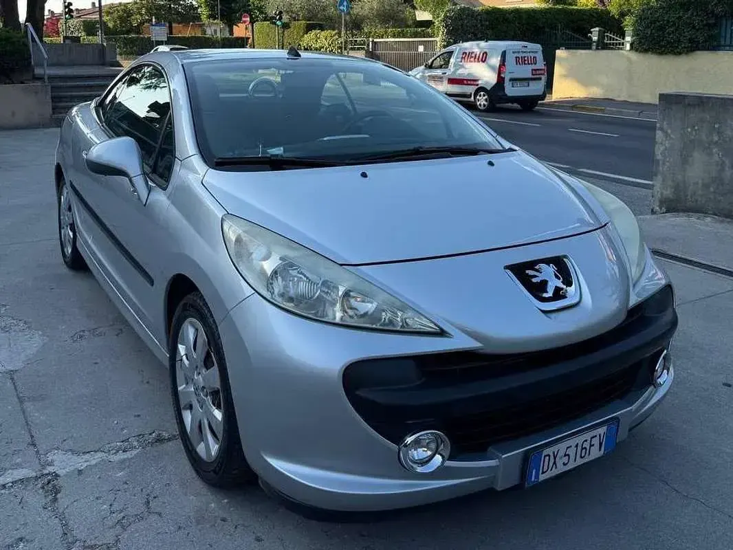 Usata Peugeot 207 CC 120 CV (88 kW) 2009 Argento Cabrio