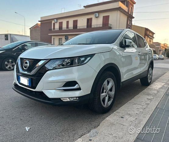 Usado Nissan Qashqai 115 HP (84 kW) 2018 Branco SUV
