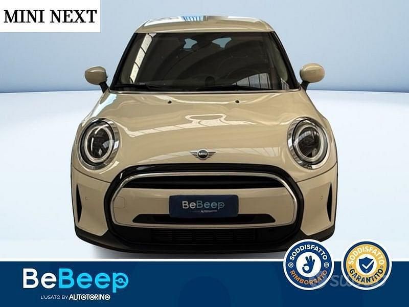 Usata Mini ONE Essential 75 CV (55 kW) 2021 Bianco pastello Utilitaria