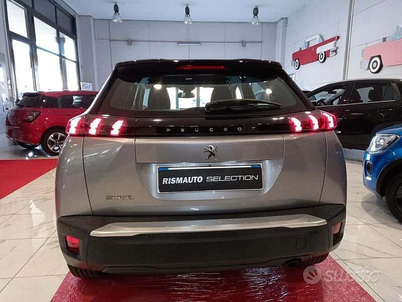 Usata Peugeot 2008 Active 101 CV (74 kW) 2021 Bianco SUV