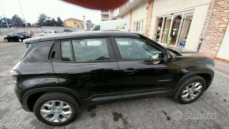 Usata Jeep Avenger 101 CV (74 kW) 2024 Nero SUV