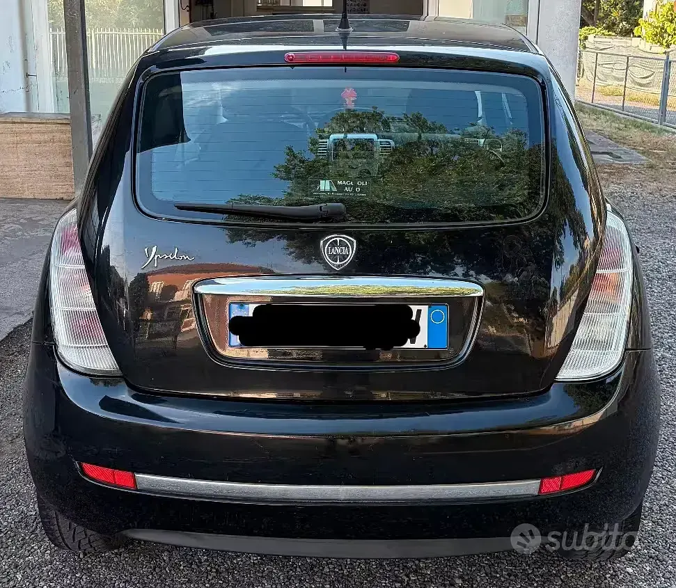 Usata Lancia Ypsilon 75 CV (55 kW) 2011 Nero Utilitaria