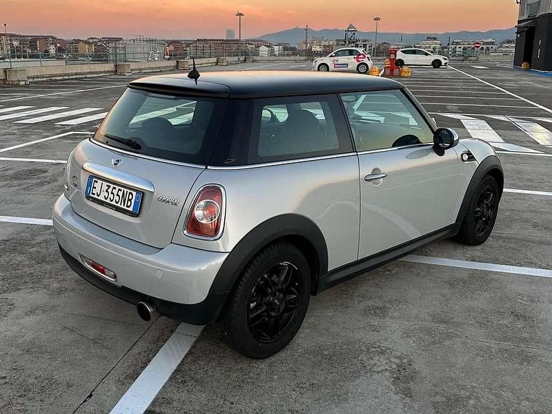 Usata Mini Cooper 122 CV (89 kW) 2011 Grigio Utilitaria