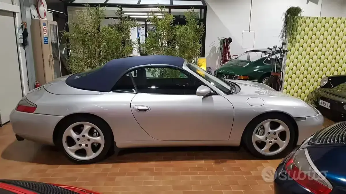 Usata Porsche 911 Carrera Cabriolet 300 CV (220 kW) 1998 Grigio Cabrio