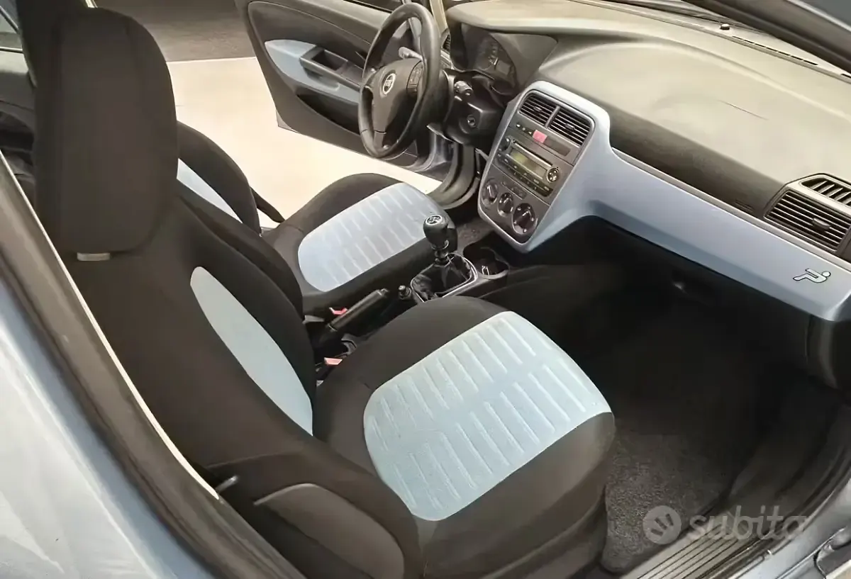 Usata Fiat Grande Punto Dynamic 65 CV (47 kW) 2007 Grigio Utilitaria