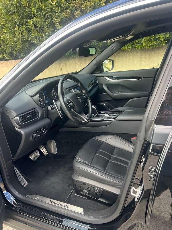 Nero Usata 2018 Maserati Levante SUV | 44.800 € (Molto cara) - Immagine 1/4