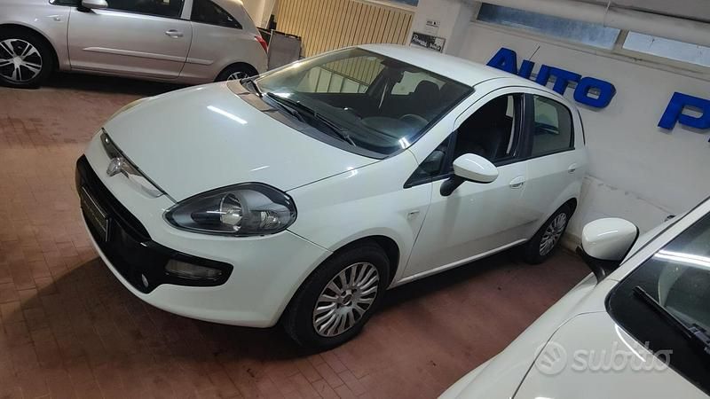 Usata Fiat Punto Evo 69 CV (50 kW) 2011 Bianco Utilitaria
