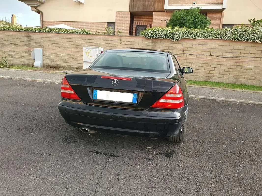 Usata Mercedes SLK200 163 CV (119 kW) 2003 Nero Cabrio