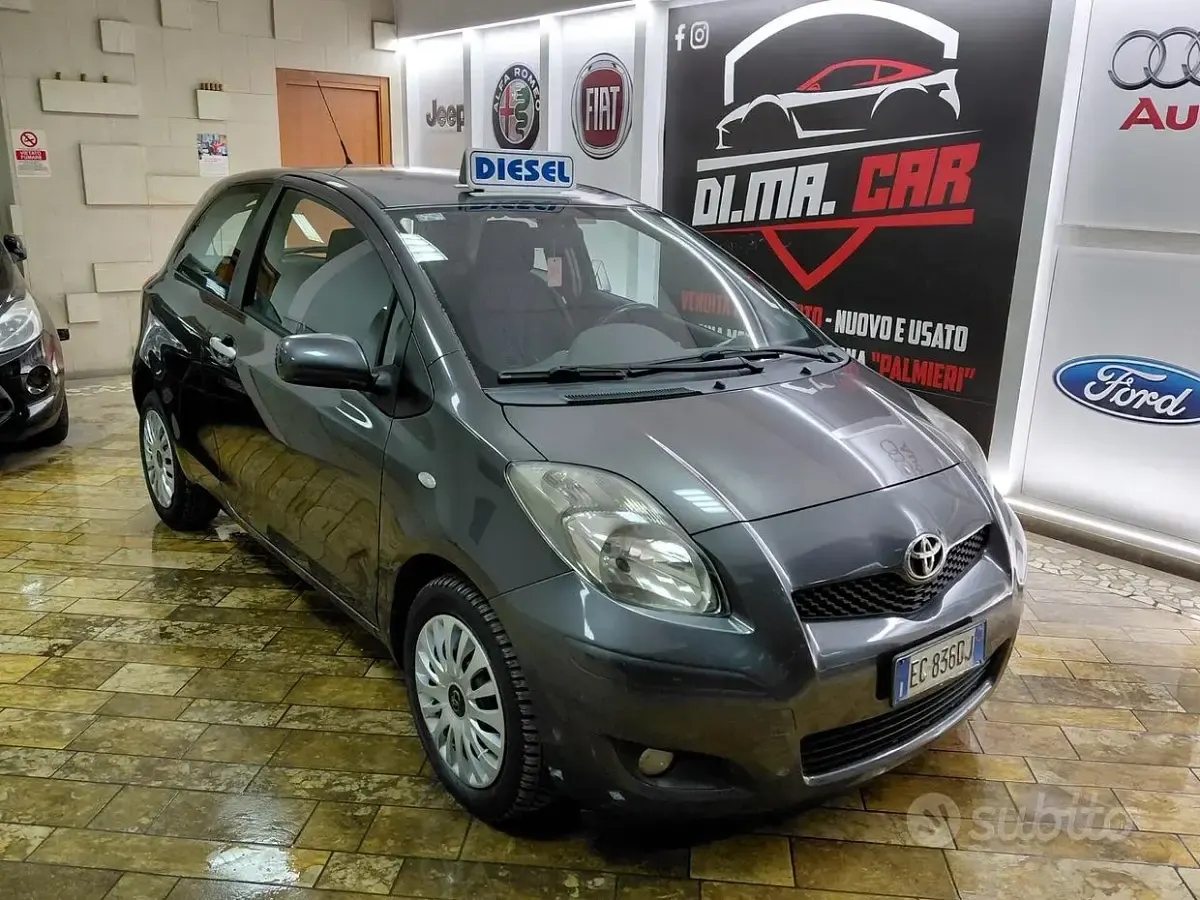 Usata Toyota Yaris 90 CV (66 kW) 2010 Utilitaria