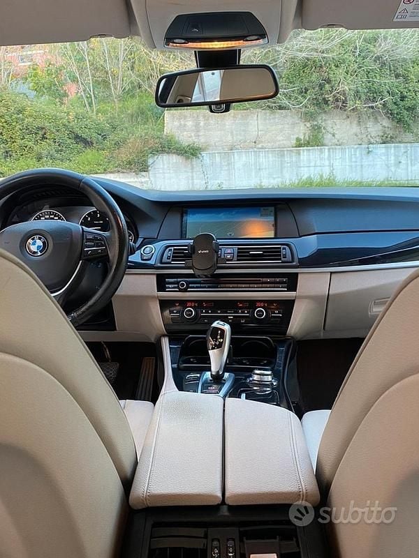 Usata BMW 520 184 CV (135 kW) 2012 Grigio Station wagon