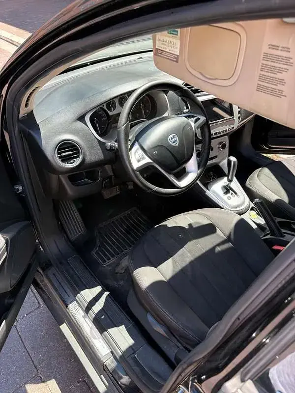 Usata Lancia Delta 120 CV (88 kW) 2009 Nero Utilitaria