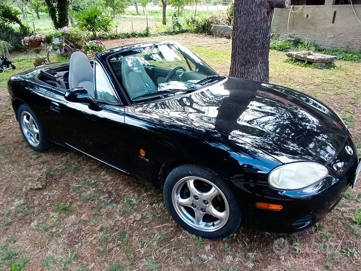 Usata Mazda MX5 110 CV (80 kW) 2004 Nero Cabrio