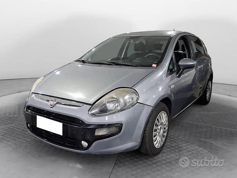 Grigio Usata 2010 Fiat Punto Evo Active Due volumi | 5900 € (Cara) - Immagine 1/4