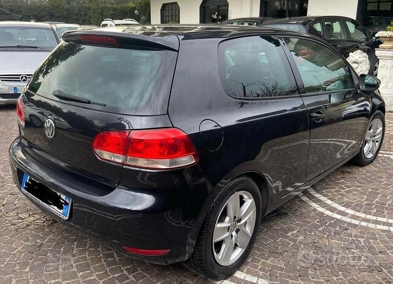 Usata VW Golf VI Trendline 102 CV (75 kW) 2009 Nero Utilitaria