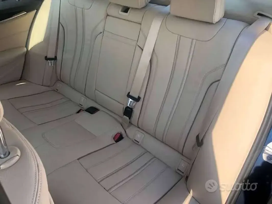 Usata BMW 520 Luxury Line 190 CV (139 kW) 2017 Blu/azzurro Berlina