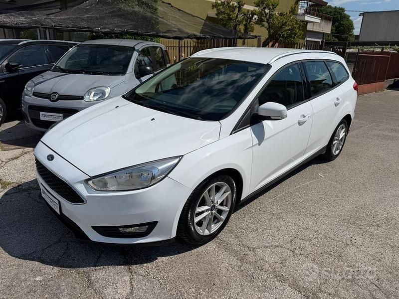 Usata Ford Focus 120 CV (88 kW) 2017 Bianco Station wagon