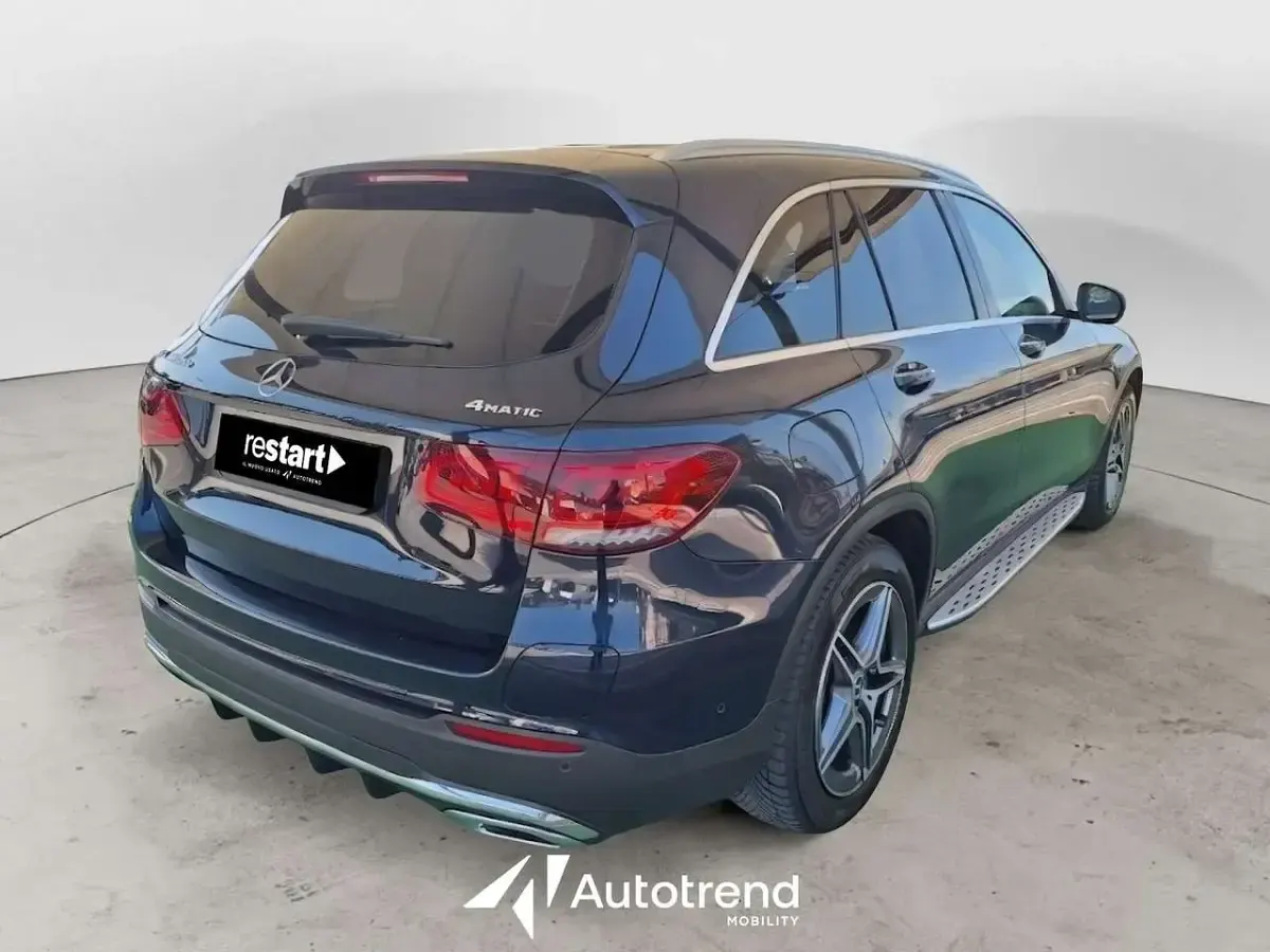 Usata Mercedes GLC300e Premium 320 CV (235 kW) 2022 Blu/azzurro SUV