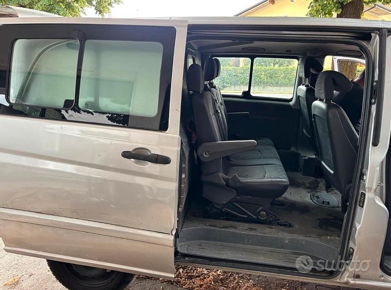 Usata Mercedes Vito 150 CV (110 kW) 2005 Grigio Furgone