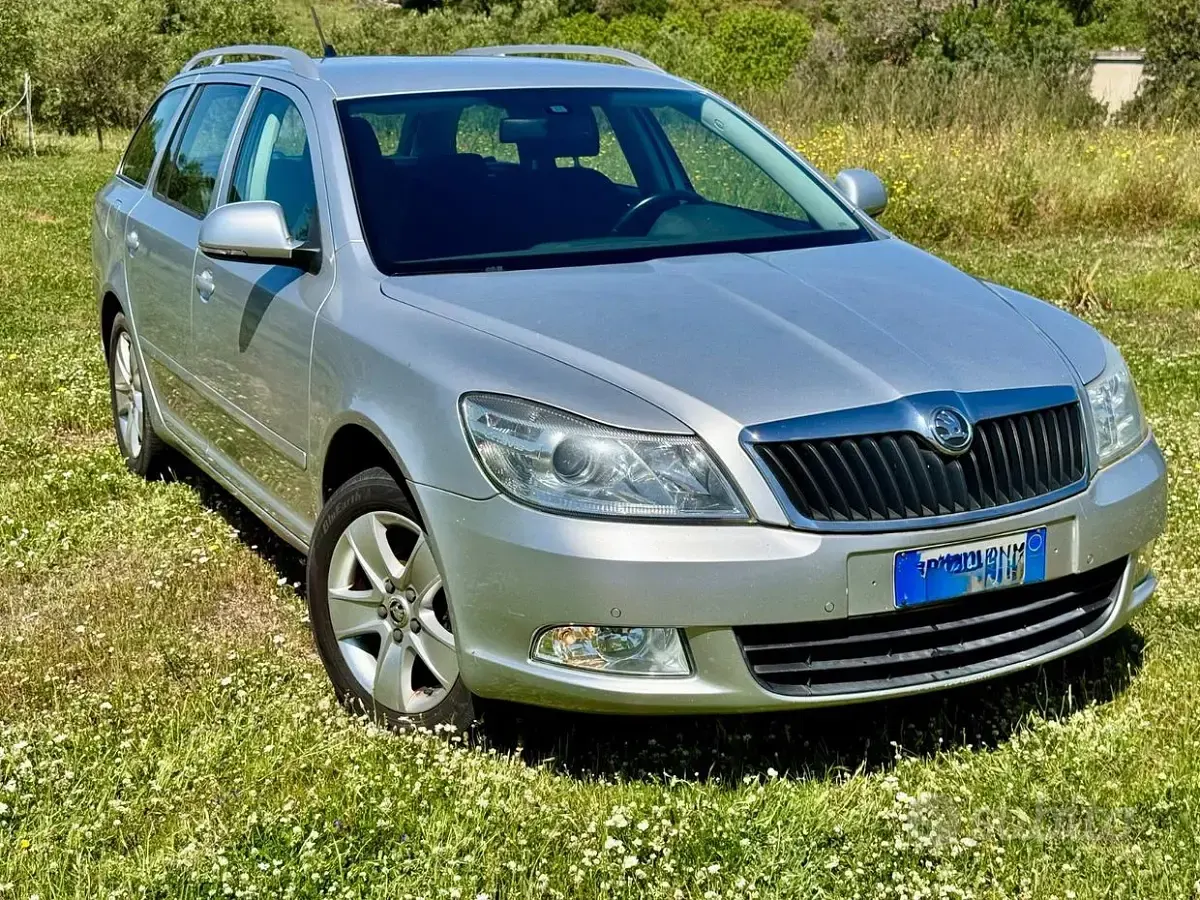 Usata Skoda Octavia Elegance 105 CV (77 kW) 2013 Grigio Station wagon