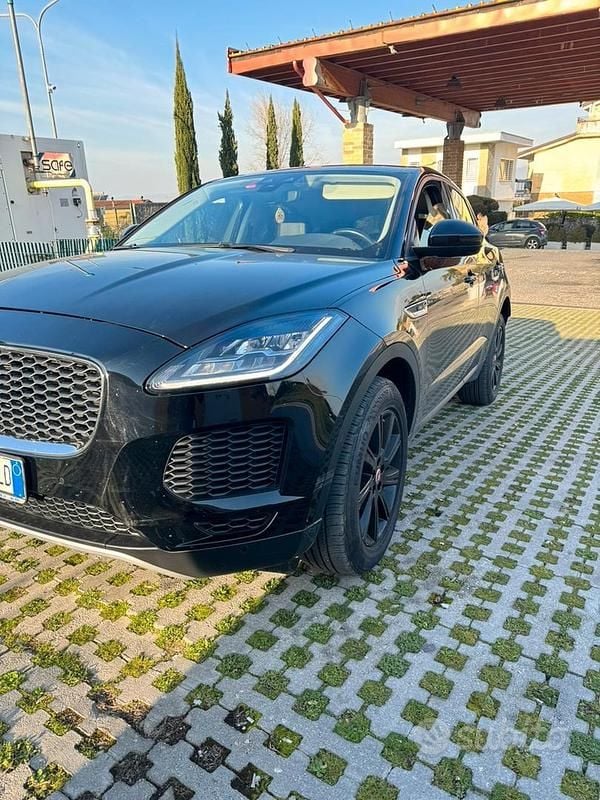 Begagnad Jaguar E-Pace 200 HK (147 kW) 2019 Svart SUV