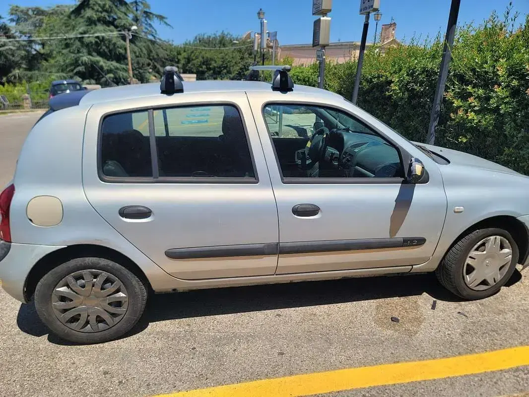 Usata Renault Clio II Expression 58 CV (42 kW) 2003 Berlina