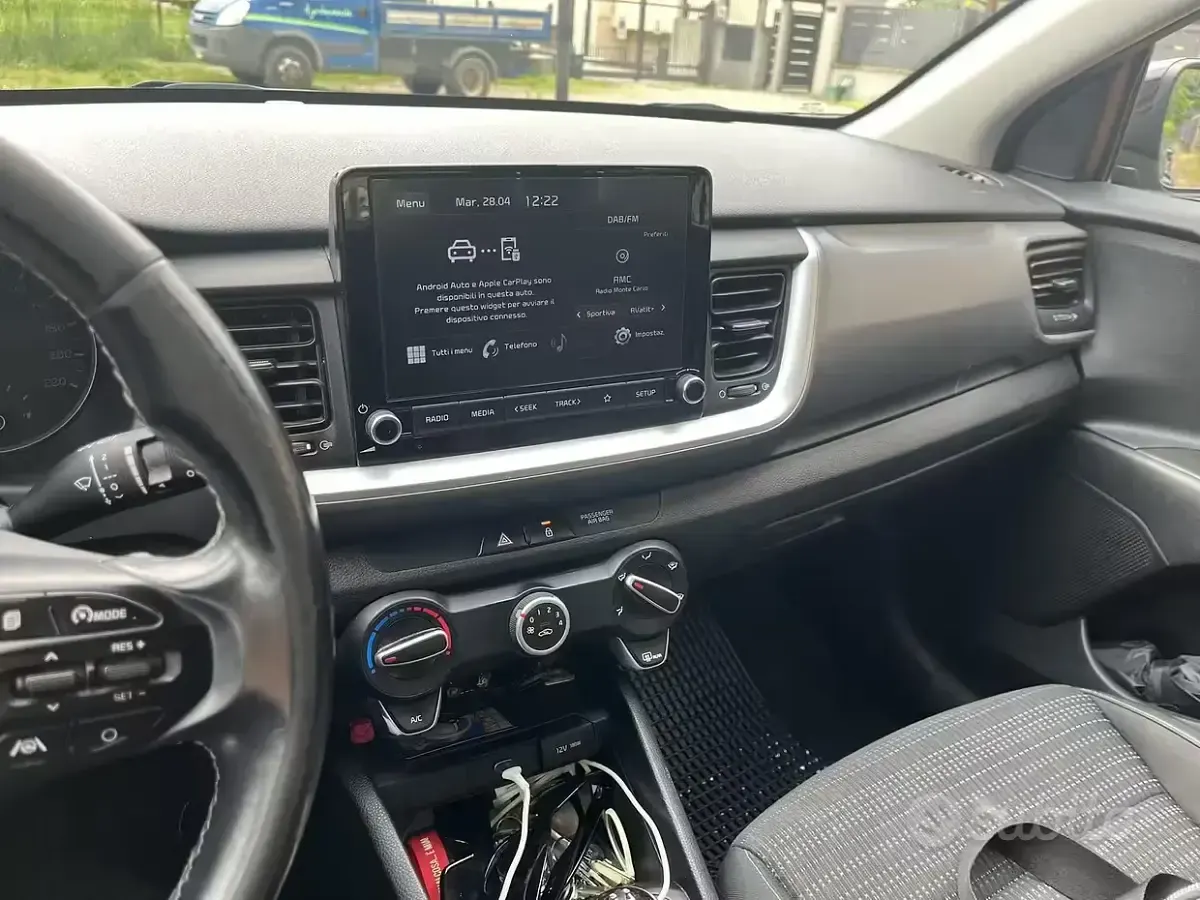 Occasion Kia Stonic 100 ch (73 kW) 2021 Noir SUV