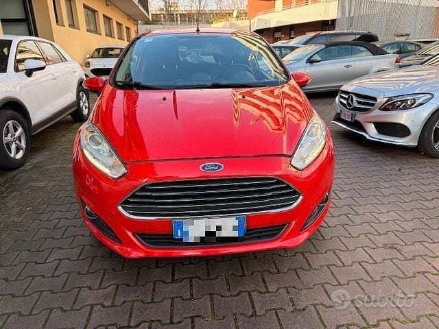 Usata Ford Fiesta Titanium 75 CV (55 kW) 2017 Rosso Utilitaria