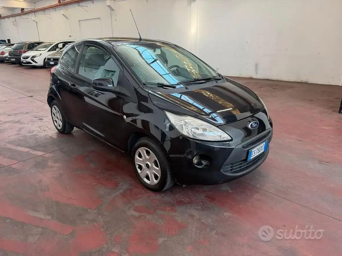 Usata Ford Ka Individual 69 CV (50 kW) 2014 Nero Utilitaria