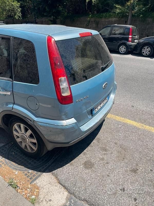 Usata Ford Fusion 80 CV (58 kW) 2010 Berlina