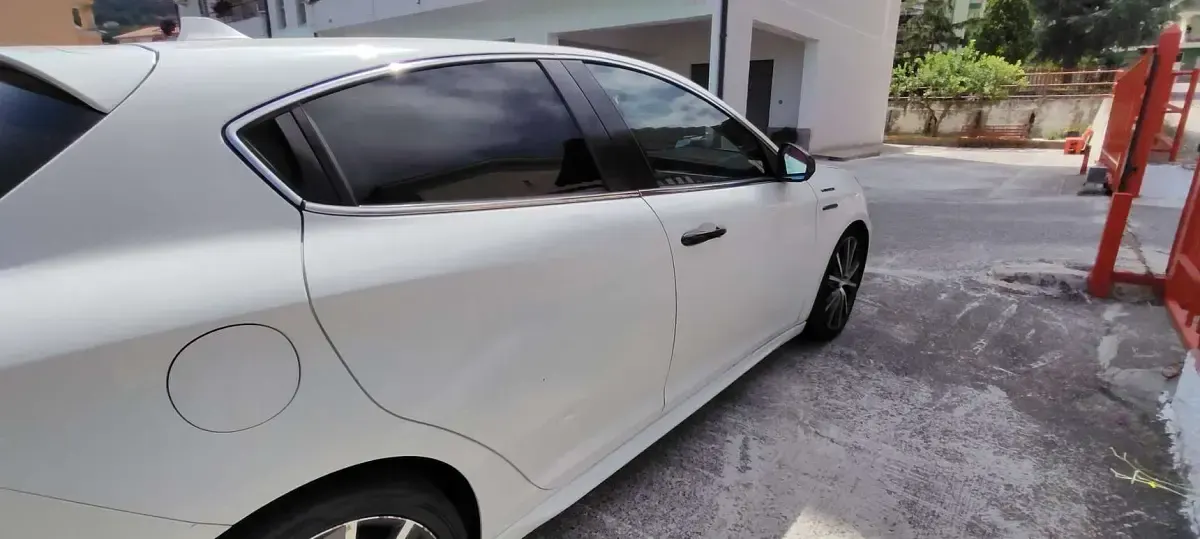 Usata Alfa Romeo Giulietta Distinctive 140 CV (102 kW) 2014 Bianco Utilitaria
