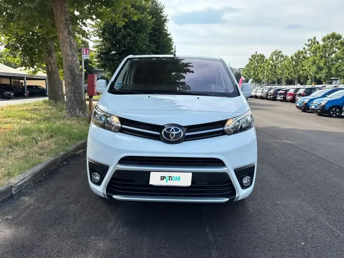 Usata Toyota Proace Lounge 116 CV (85 kW) 2017 Bianco Monovolume
