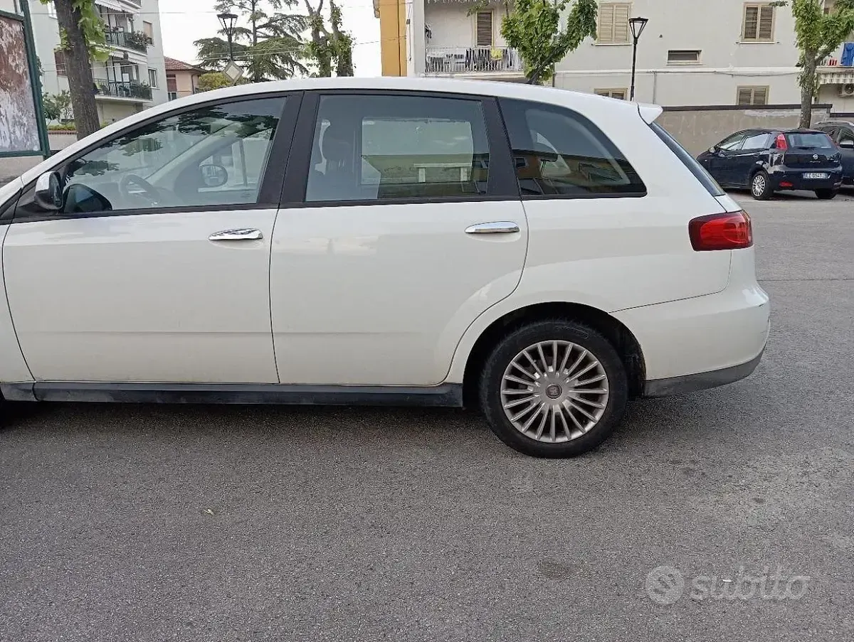 Usata Fiat Croma 120 CV (88 kW) 2011 Bianco Station wagon