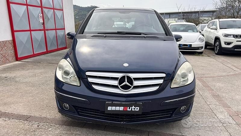 Usata Mercedes B180 108 CV (79 kW) 2006 Blu Monovolume