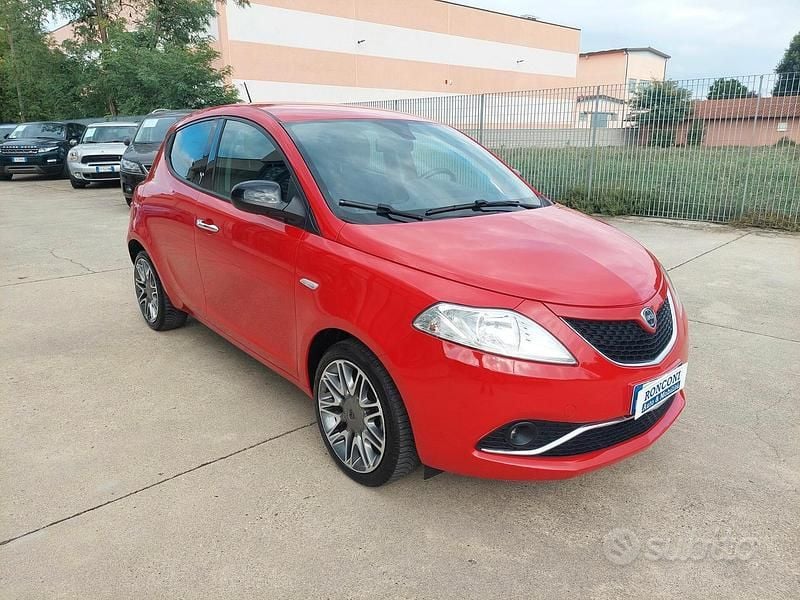 Usata Lancia Ypsilon S 86 CV (63 kW) 2016 Rosso Utilitaria