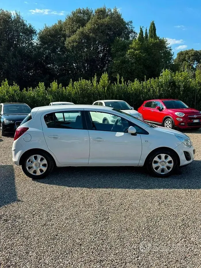 Usata Opel Corsa Edition 86 CV (63 kW) 2014 Bianco Utilitaria