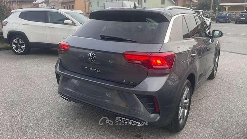 Usata VW T-Roc R-line 190 CV (139 kW) 2024 Grigio SUV