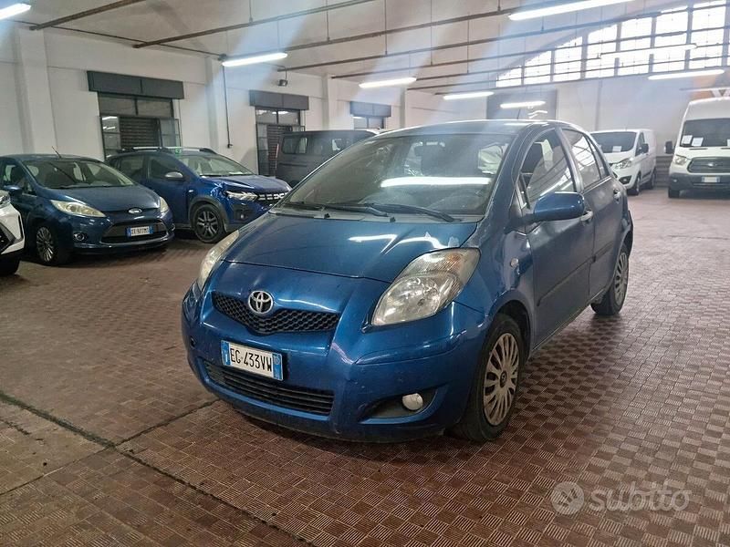Blu Usata 2011 Toyota Yaris Sol Tre volumi | 1000 € - Immagine 1/4